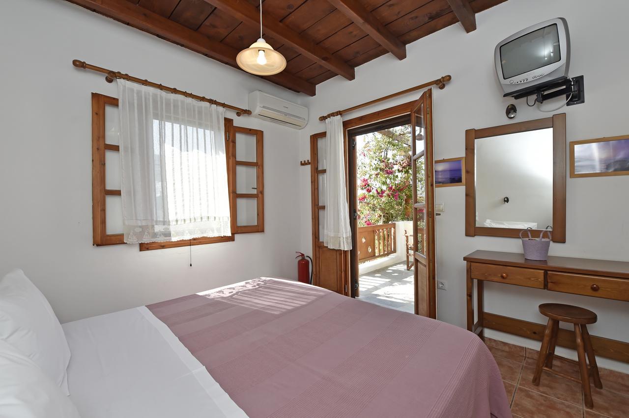 Hippocampus Studios Antiparos Town Exterior foto